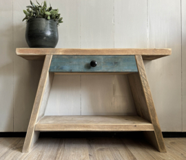 Model legplank met blauwe lade