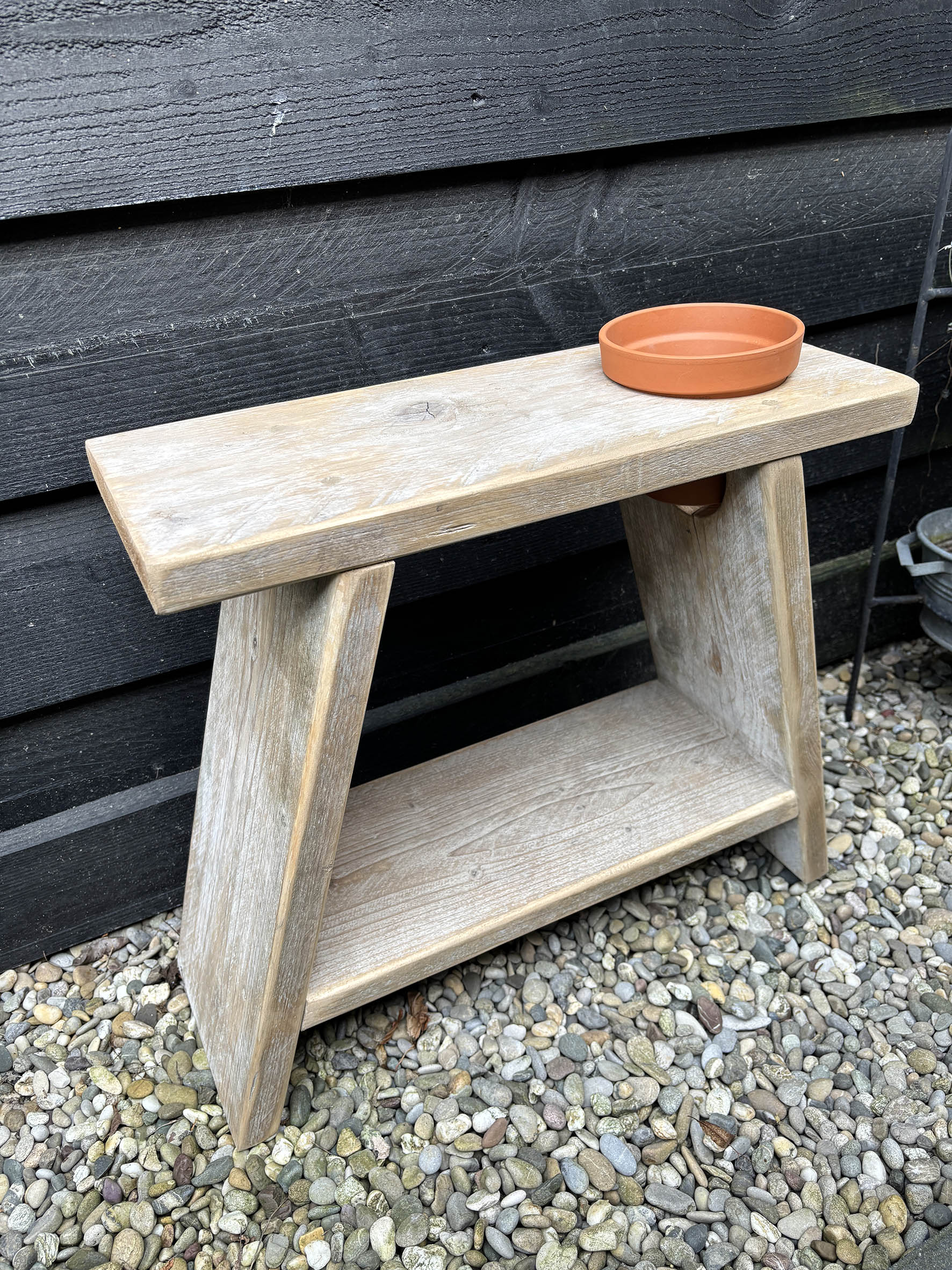 Steigerhouten kruk, tuinbank  met bloempot