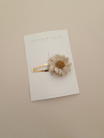 Beige Woolly Flower clip groot (3 stuks)