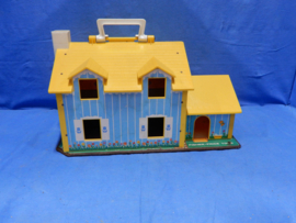 art nr: 770 vintage Fisher Price Play family house