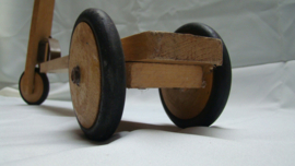 art nr: 393 vintage houten kinderstep