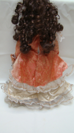 art nr: 326  porseleinen pop
