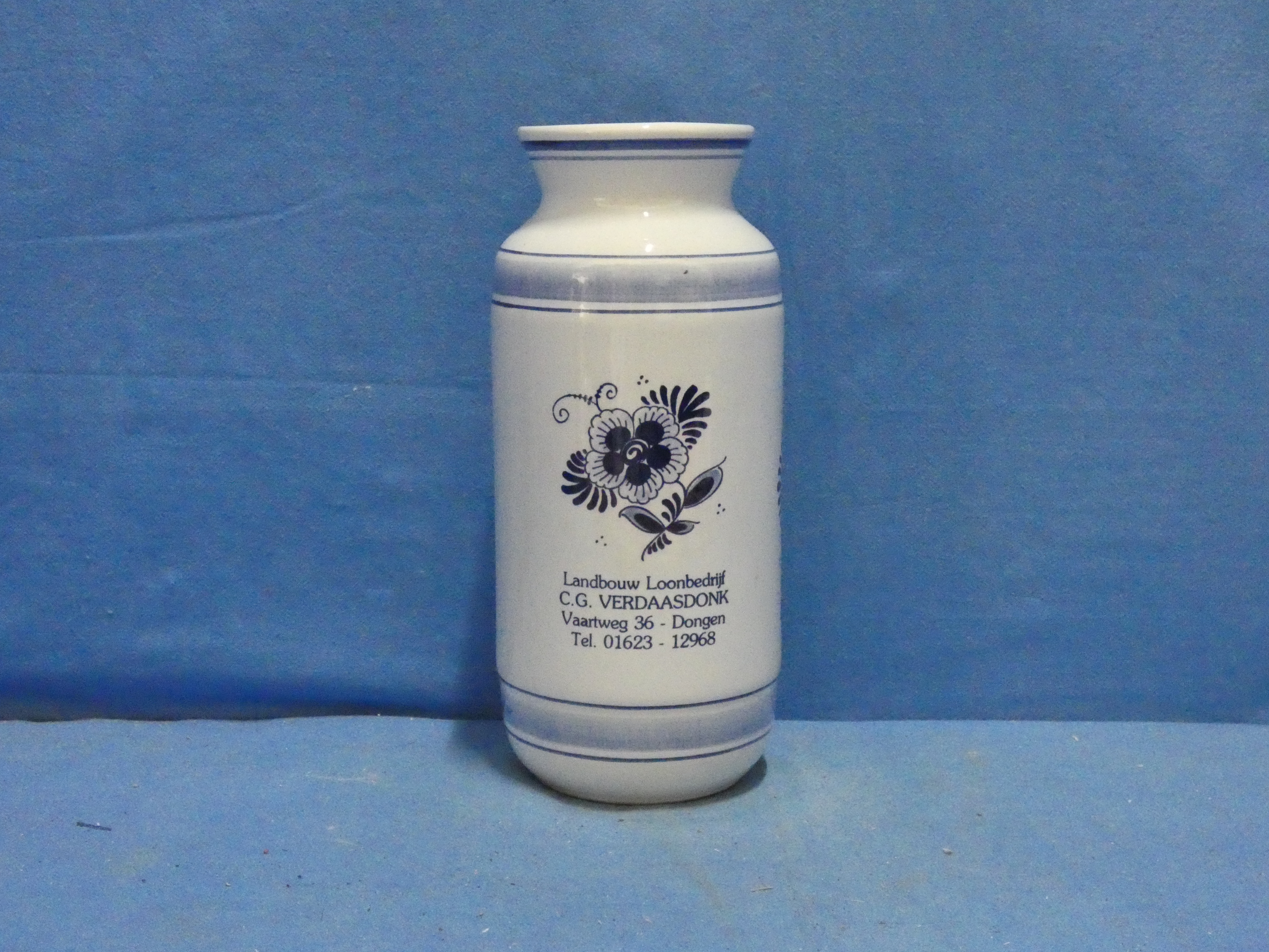 art nr: 1267 vintage Delft Blauwe hand beschilderde vaas