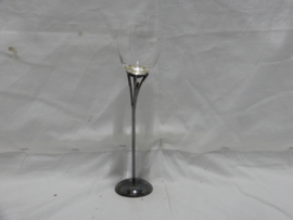 art nr: 945 antieke zilveren lange kunstvoet met glas erop