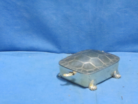 art nr: 670 vintage verzilverd schildpad doosje
