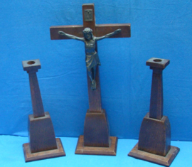 art nr: 347 altaar crucifix met kaarsenstandaard