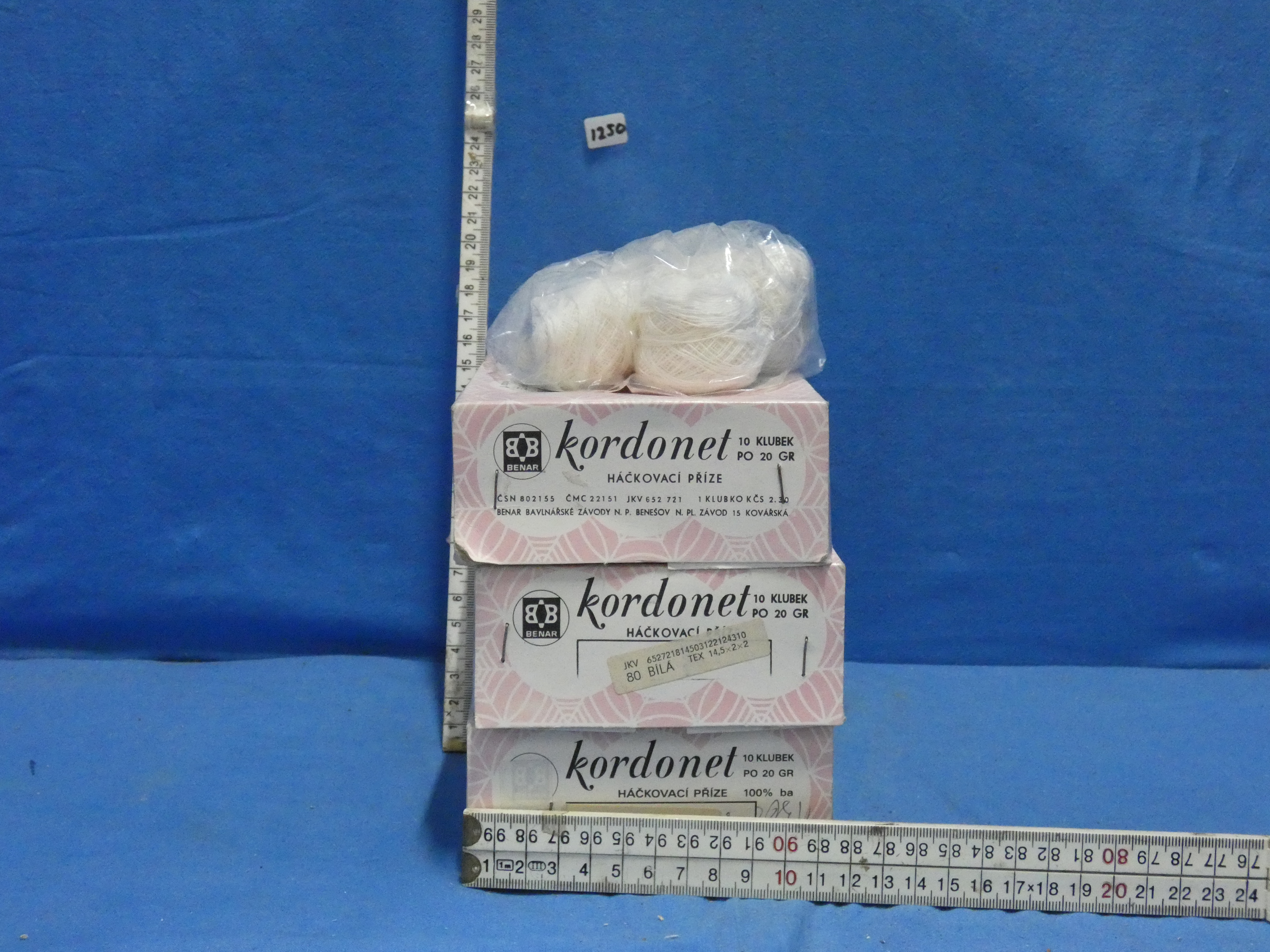 art nr: 1250 vintage dozen kantklos garen