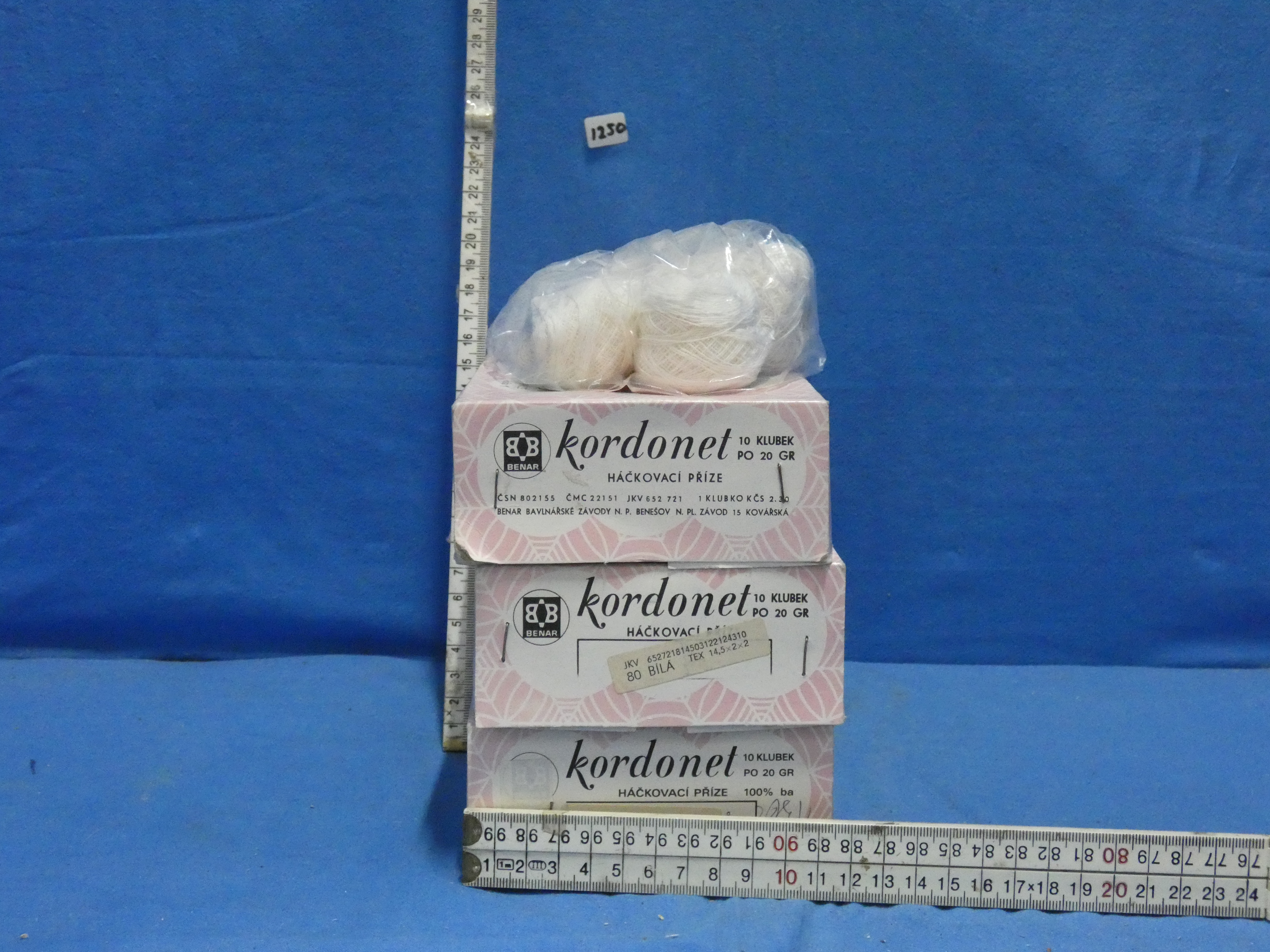 art nr: 1250 vintage dozen kantklos garen