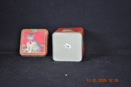 art nr: 1579 vintage poezenblik met foto's