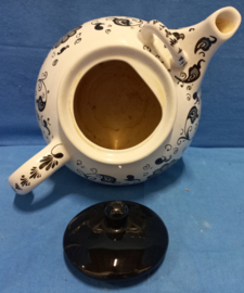 art nr: 582 vintage theepot van Bowls and Dishes