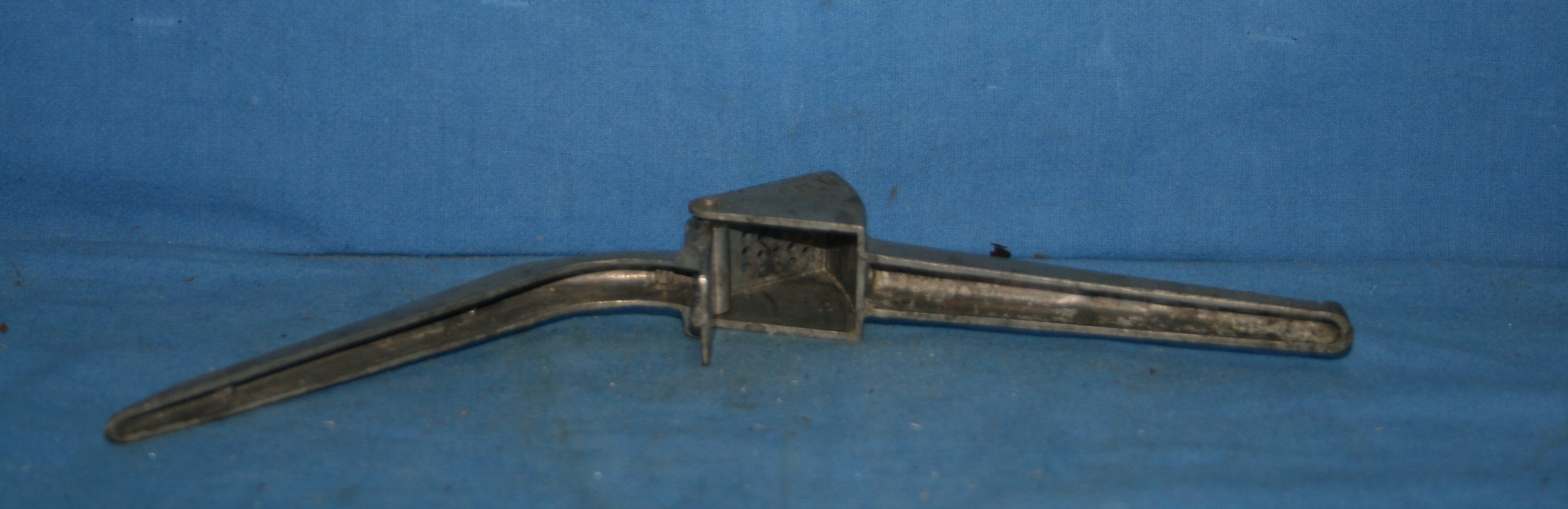 art nr: 1073 vintage knoflook handpers