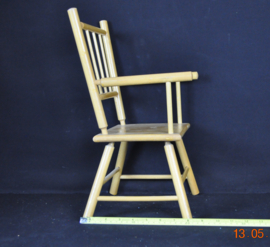 art nr: 1577 vintage zeer stevige poppenstoel