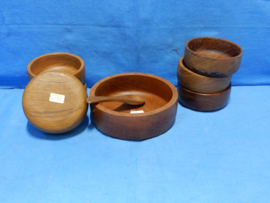 art nr: 758 vintage houten noten stapelbakjes set