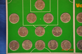 art nr: 253 vintage interlands gedenkmunten van voetbalspelers  jaren 70