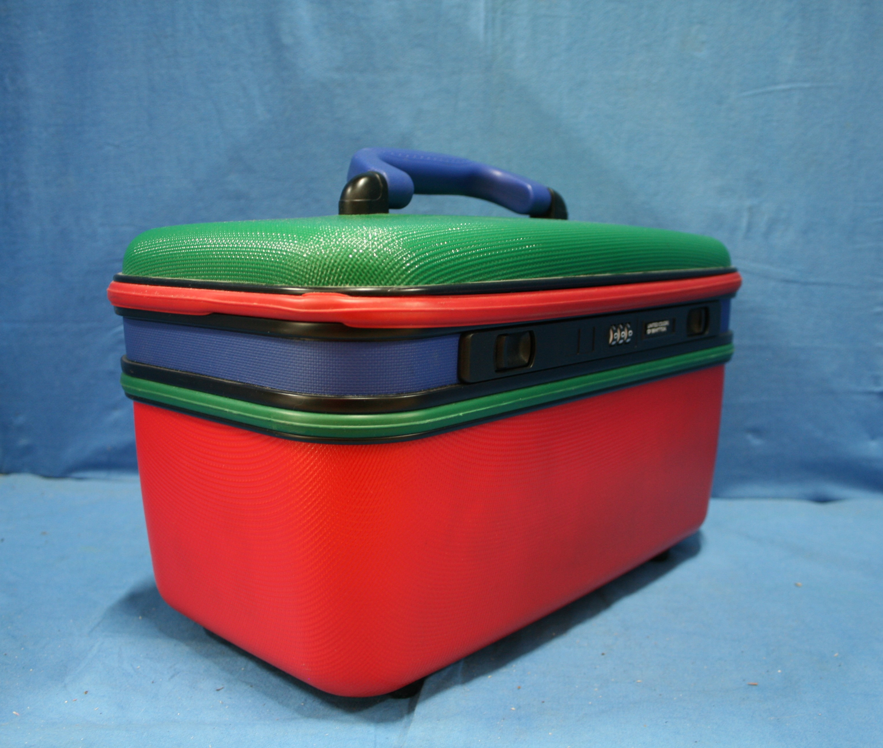 art nr: 239 vintage beauty case met slot
