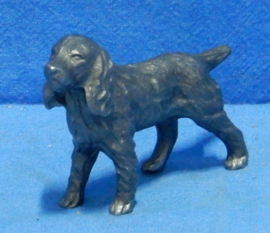 art nr: 852 vintage tinnen beeldje van een Labrador