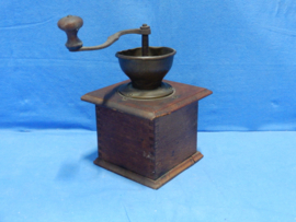 art nr: 1087 vintage houten koffiemolen