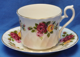art nr: 195 vintage Bon China kop en schotels England