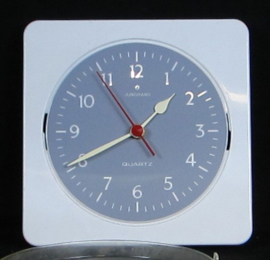 art nr: 1539 vintage wandklok van Junghans