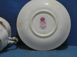 art nr: 1322 vintage porseleinen kop en schotel van Paragon Elizabeth Rose