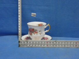 art nr: 1322 vintage porseleinen kop en schotel van Paragon Elizabeth Rose