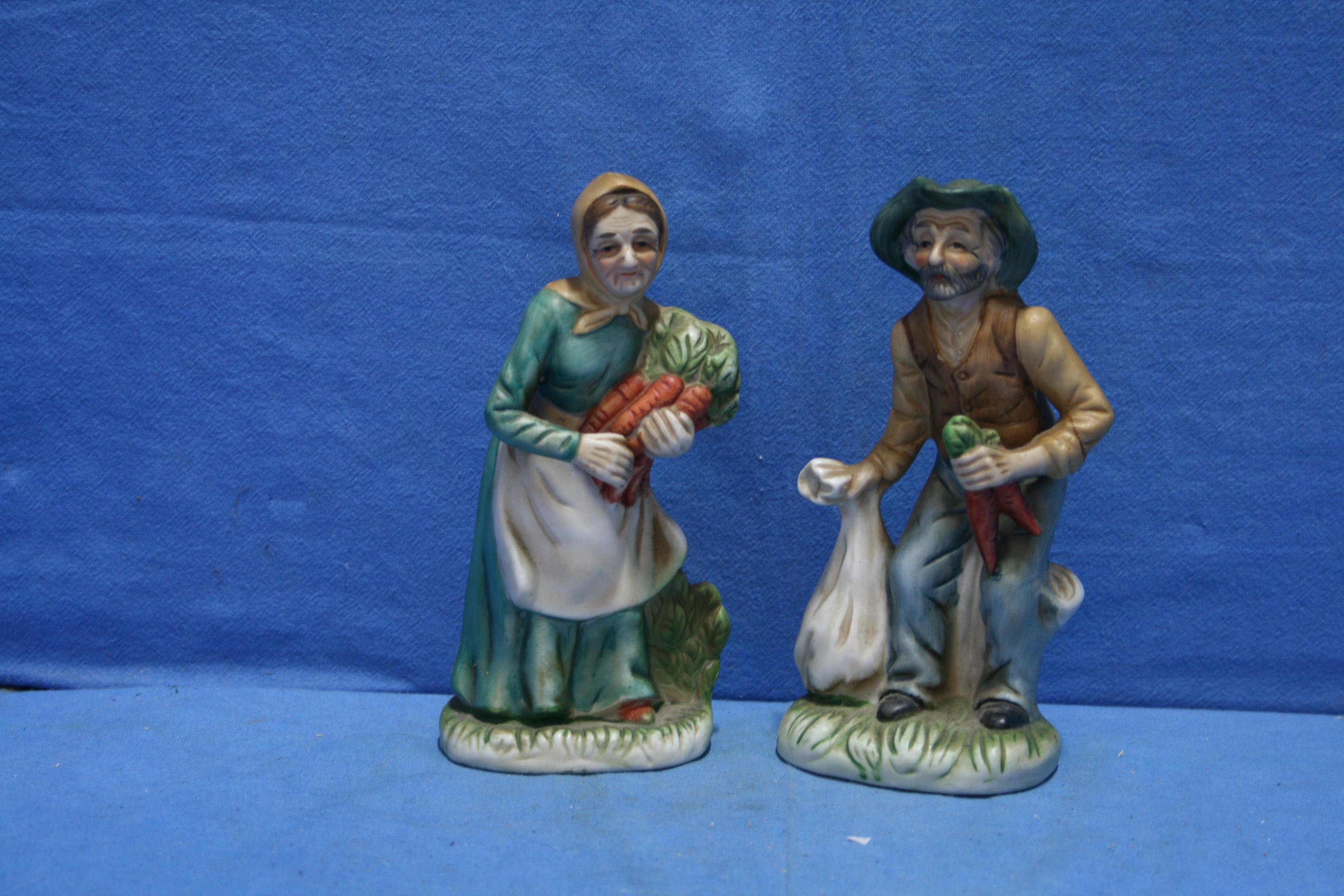 art nr: 1154 vintage beelden van een oude man en vrouw
