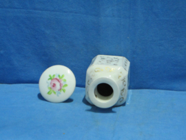 art nr: 1450 antieke Chinese porseleinen parfum pot