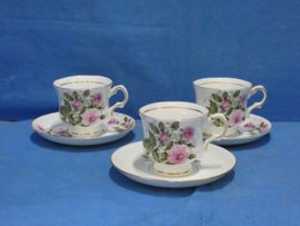 art nr: 1336 vintage kop en schotels van Balmoral Castle