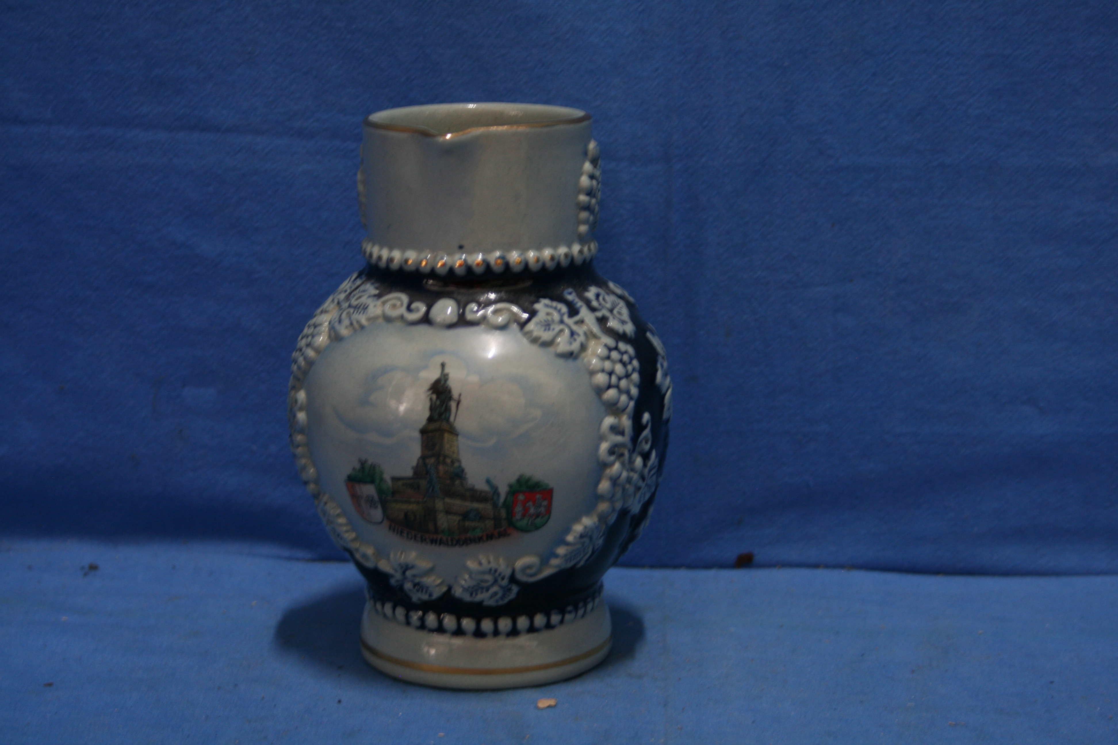 art nr: 509 vintage keramieken schenkkan