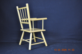art nr: 1577 vintage zeer stevige poppenstoel