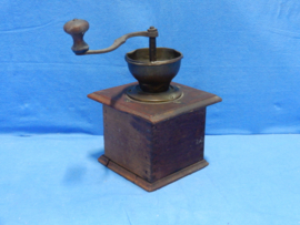 art nr: 1087 vintage houten koffiemolen