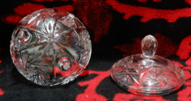 art nr: 969 vintage kristallen rijk versierde bonbon pot met deksel
