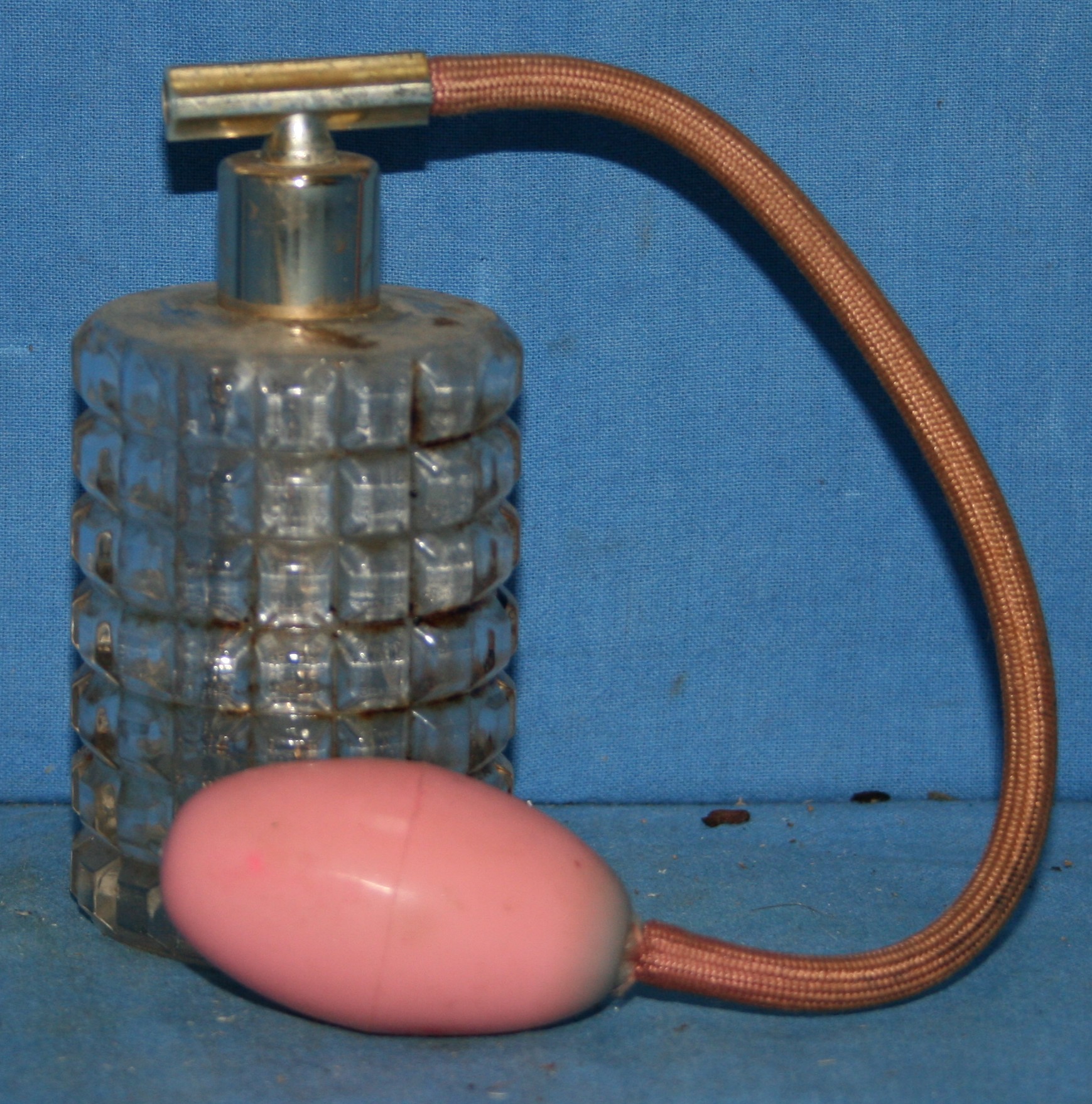 art nr: 1109 vintage lege parfumfles met pompje