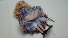 art nr: 329 porseleinen pop