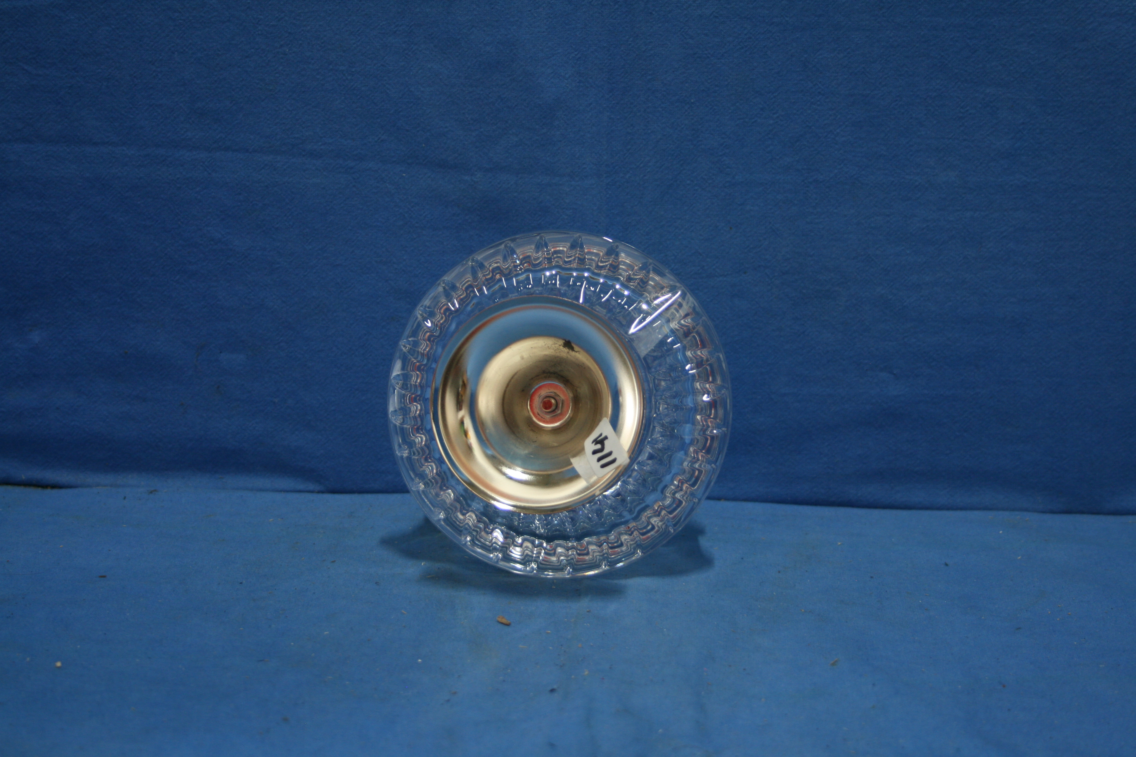 art nr: 1141 vintage kristallen bonbon pot en deksel en verzilverde voet