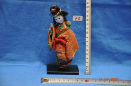 art nr: 75 vintage chinees popje