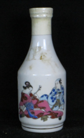 art nr: 1529 vintage fles Japanse Reiswijn met wijn er nog in