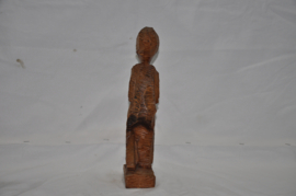 art nr: 919 vintage handgesneden beeldje uit Haïti