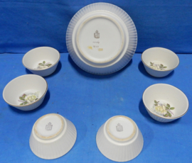 art nr: 574 vintage set Flora schaaltjes uit Gouda