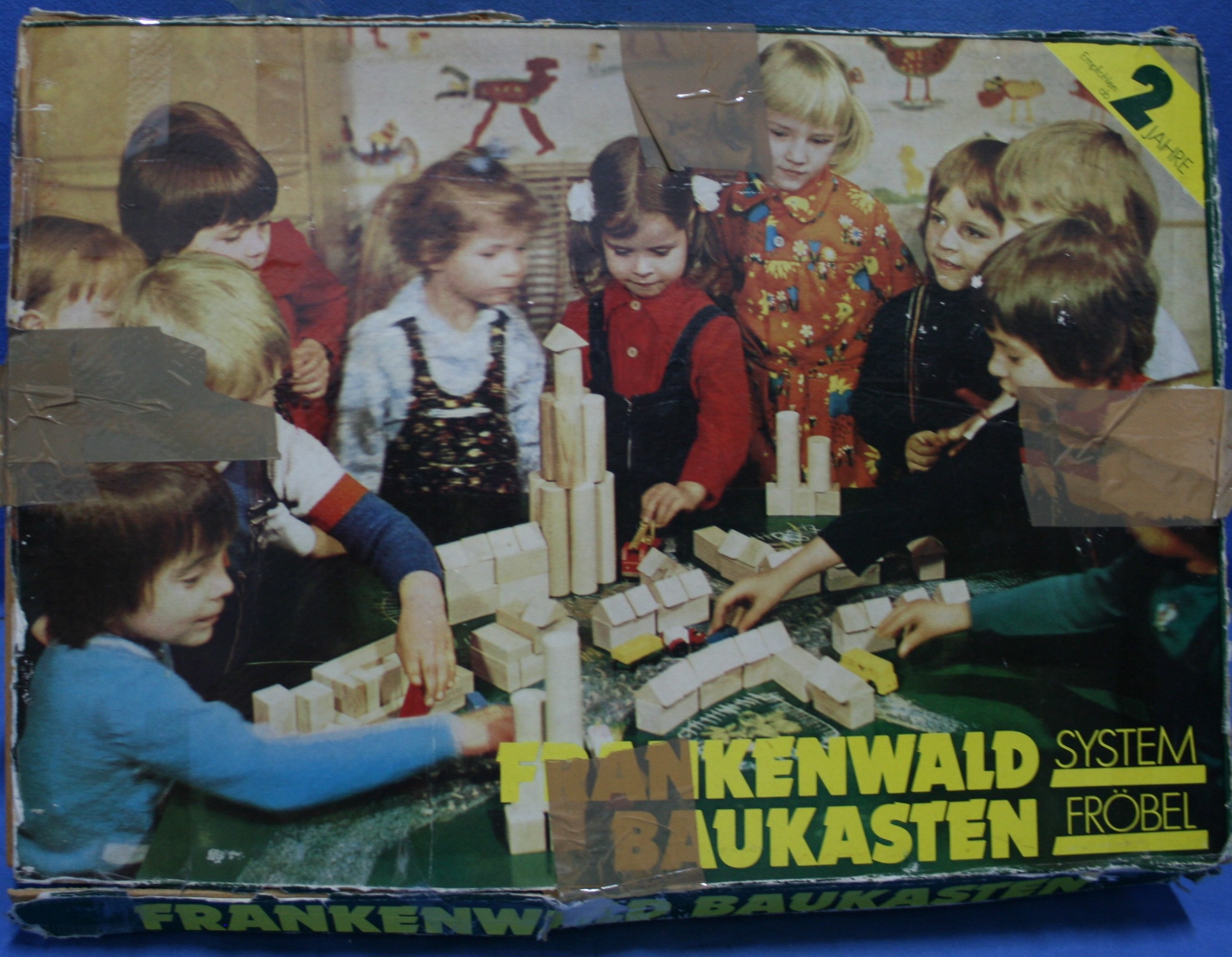 art nr: 1123 vintage blokkenkist vol met bouwblokken