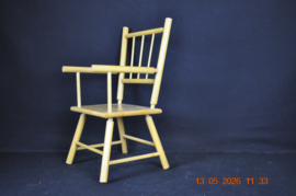 art nr: 1577 vintage zeer stevige poppenstoel