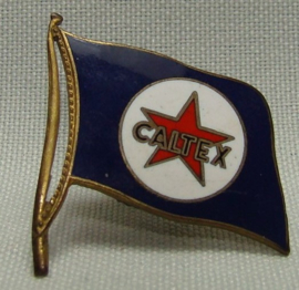art nr: 69 vintage broche met Caltex vlag