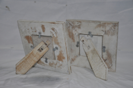 art nr: 915 vintage schilderijtjes van grenenhout, 2 stuks