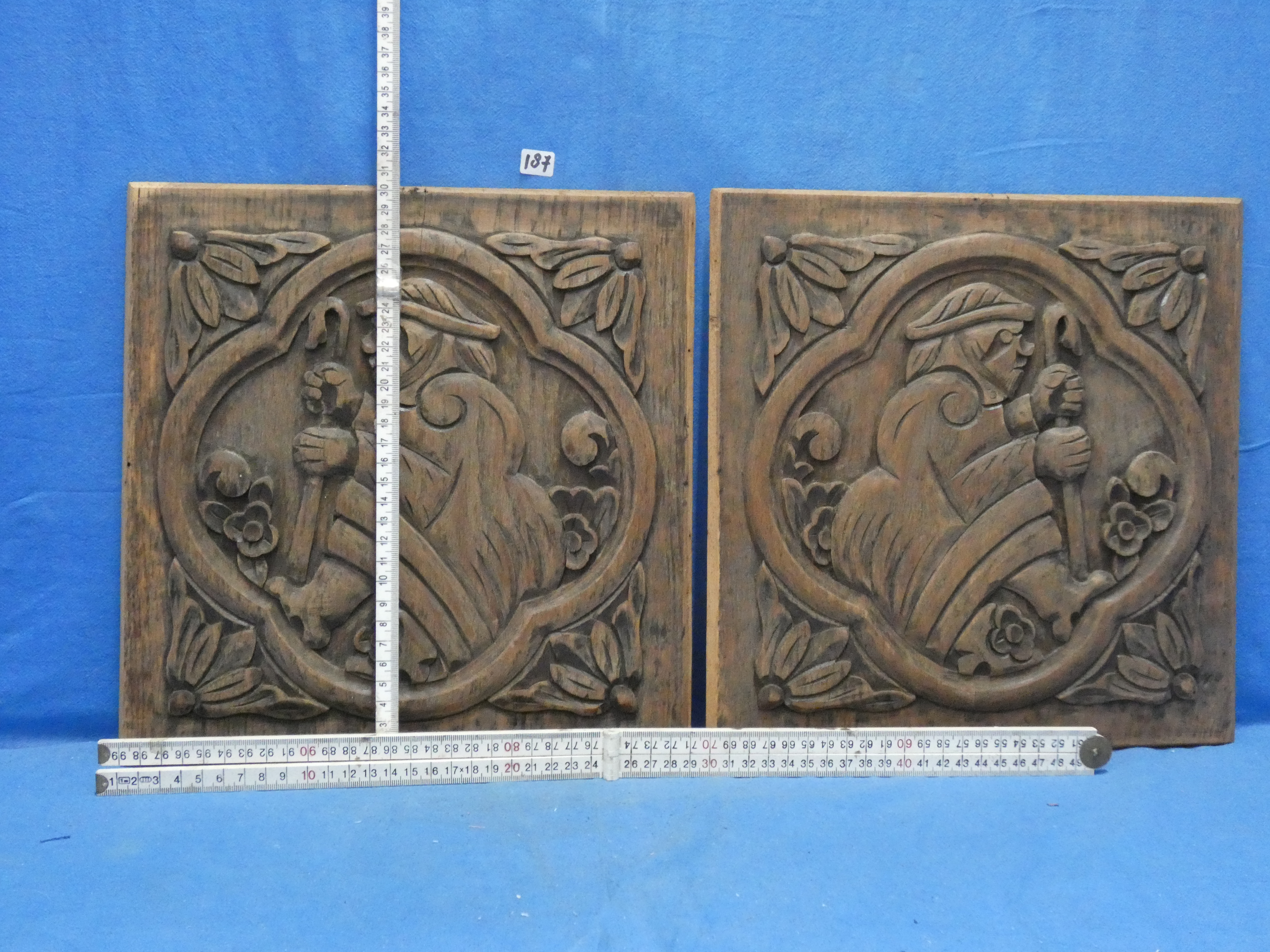 art nr: 187 vintage 2 houten handgesneden plaques
