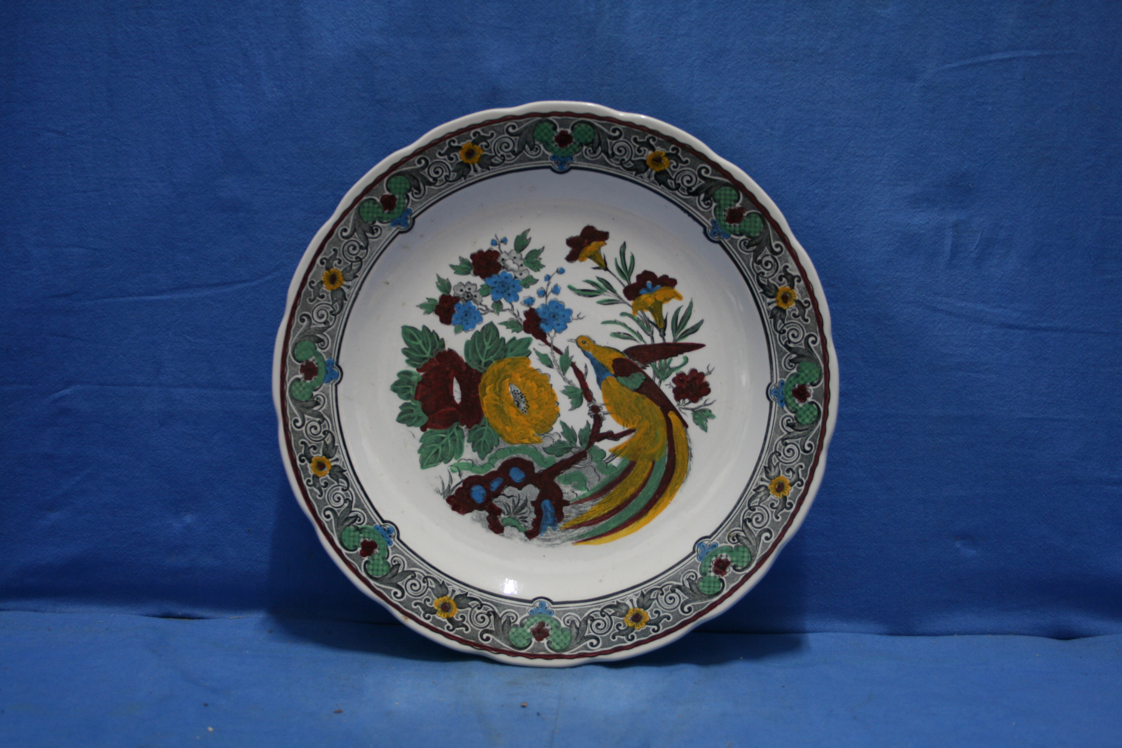 art nr: 1136 vintage design bord gemaakt voor Royal Sphinx by Boch
