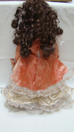 art nr: 326  porseleinen pop