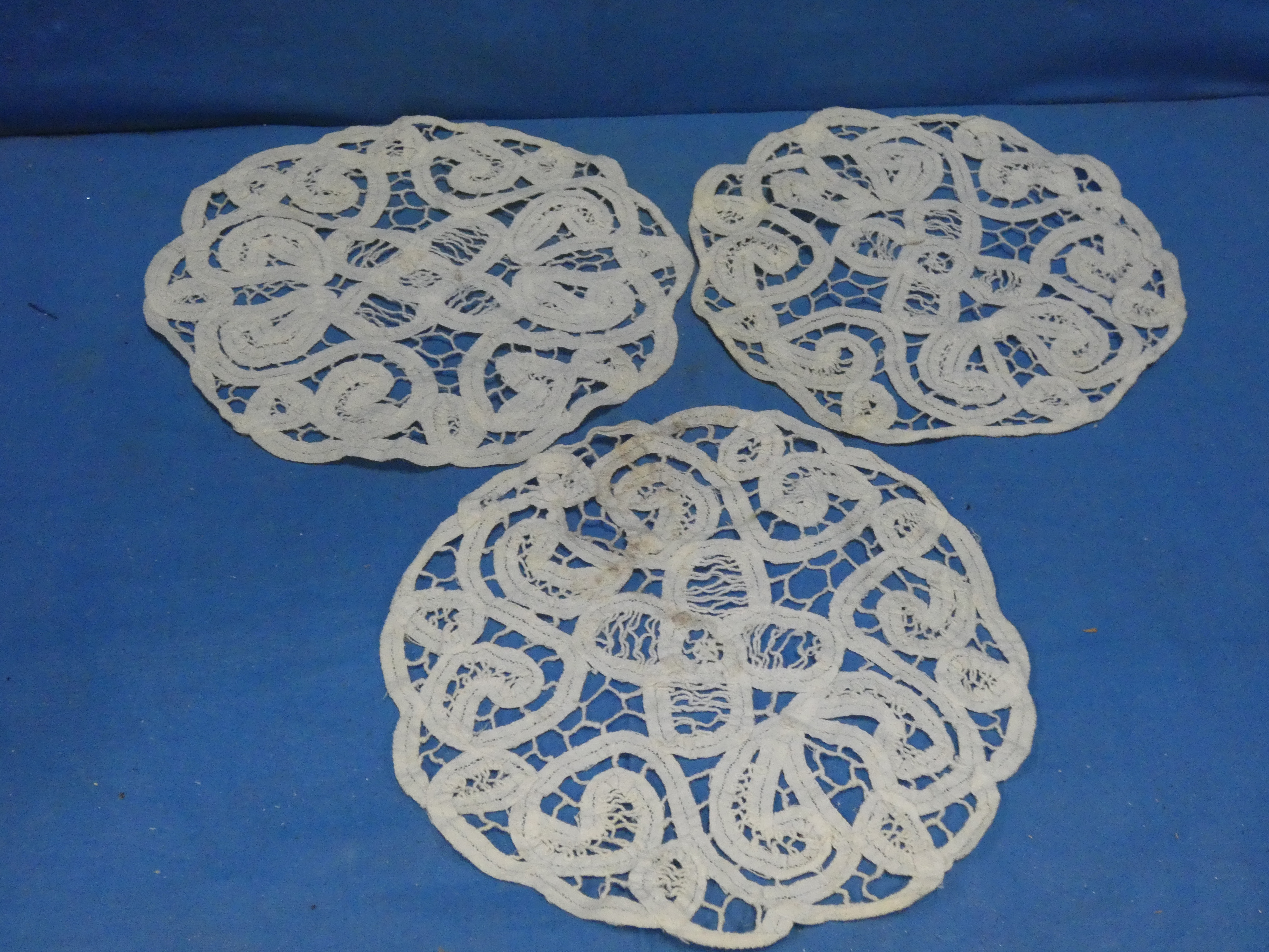 art nr: 1256 vintage gehaakte ronde kleedjes