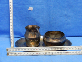 art nr: 419 vintage zilver suiker en melk set op een dienblad