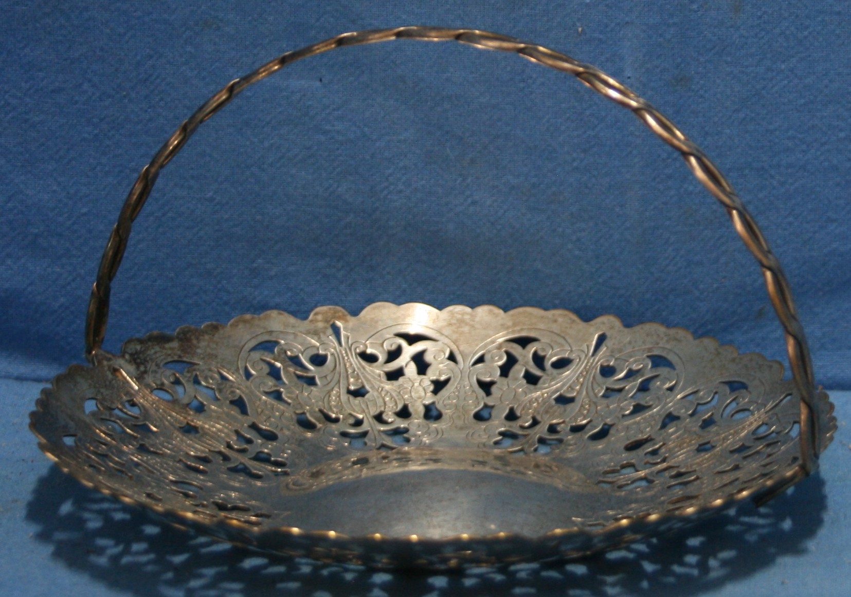 art nr: 297 vintage verzilverd bonbon mandje