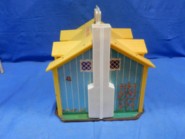 art nr: 770 vintage Fisher Price Play family house